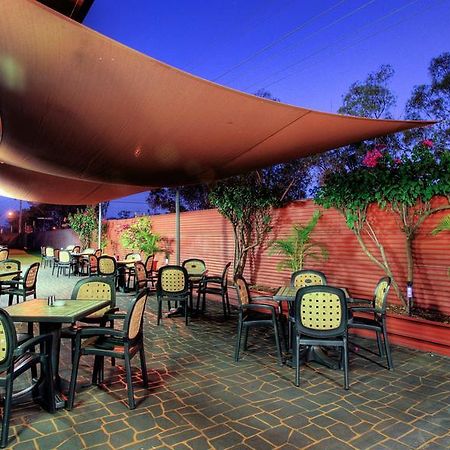 Halls Creek Motel Экстерьер фото